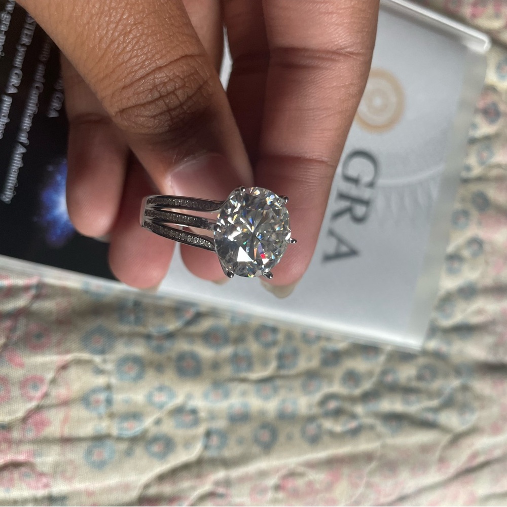 Moissanite ring 10 carat